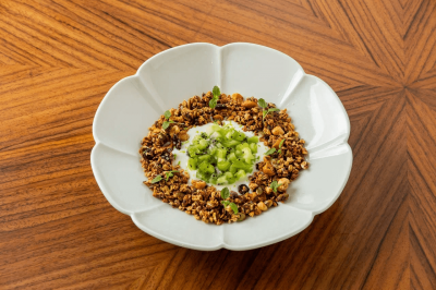 Homemade Granola / Aloe Yogurt / Kiwi